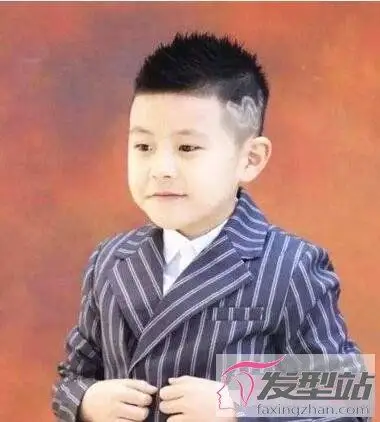 儿童发型男孩短发寸头 酷炫小潮男制造高回头率