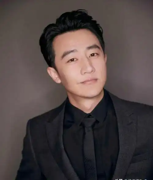 事实证明销声匿迹的黄轩已经走上了男演员的另一条大道