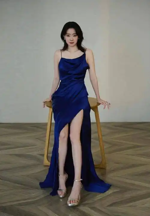 37岁的张小斐更加大胆,穿高时尚裤袜裙秀美腿,笑容消息路人_优点_技巧