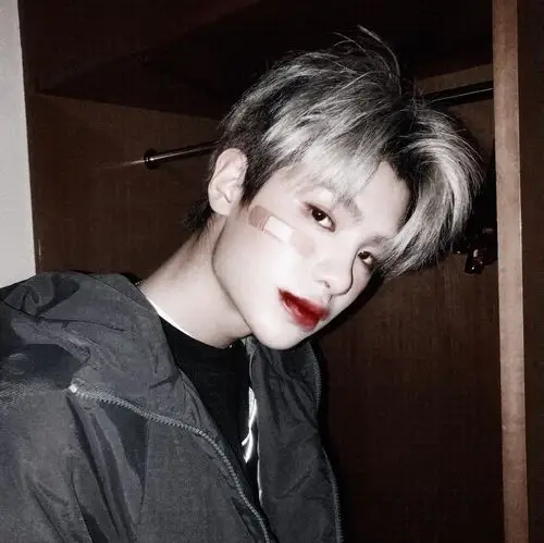 自制黄明昊滤镜头像