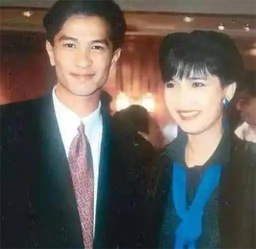 艳绝五台山三年内两任男友自杀谁是压死蓝洁瑛的最后一根稻草