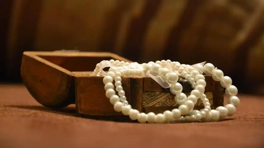 4k高清珍珠饰品图片