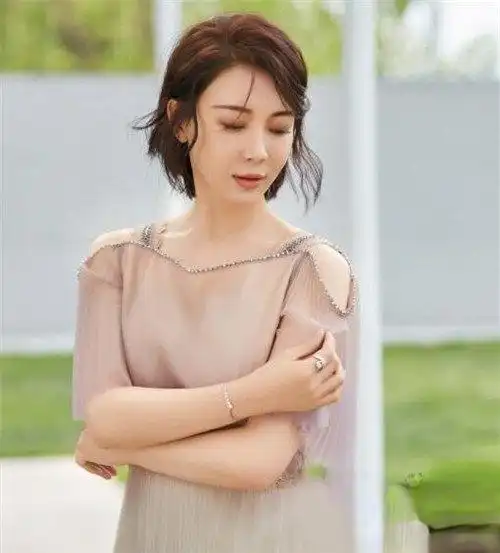 陈数短发造型 又飒又美气场十足_最新流行发型设计发型图片与美发造型