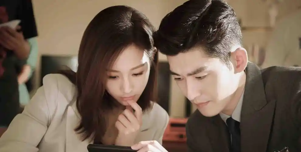 暂且不谈张翰恋情,他是个努力的演员,搭档徐璐新剧期待中_慕容_孩子气