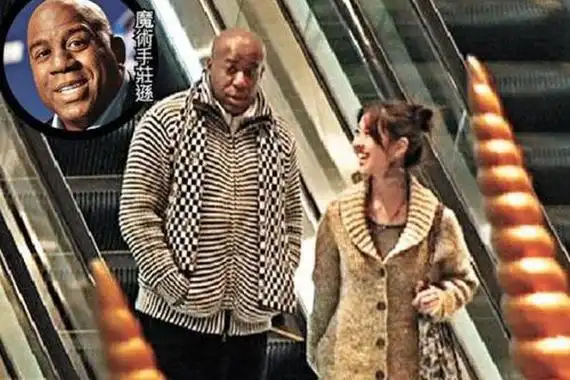 据悉薛凯琪和黑人男友的交往是发生在与房祖名分手之后,媒体爆料当天