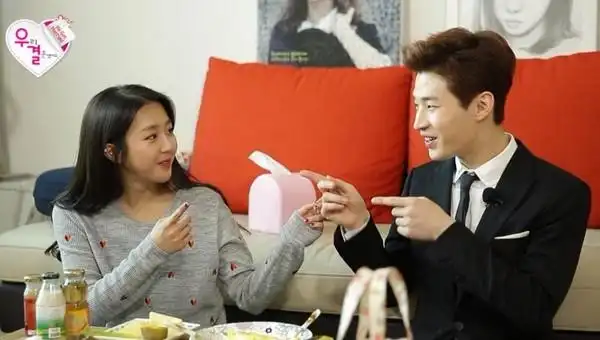 《我结》henry和金艺媛结成夫妻! 激动的初见面登场 | etfashion时尚