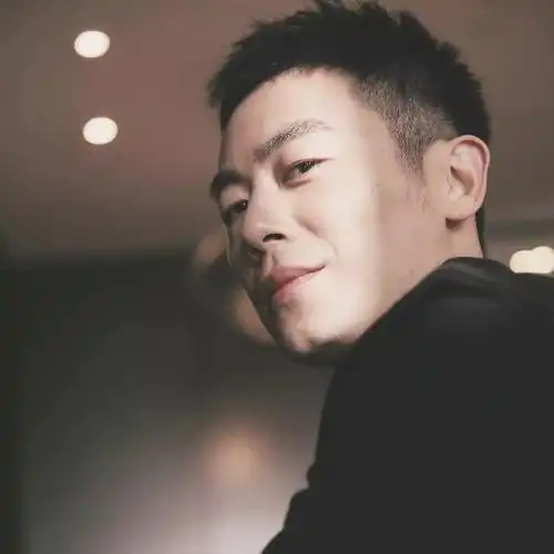 只有朱亚文能使我难及快乐