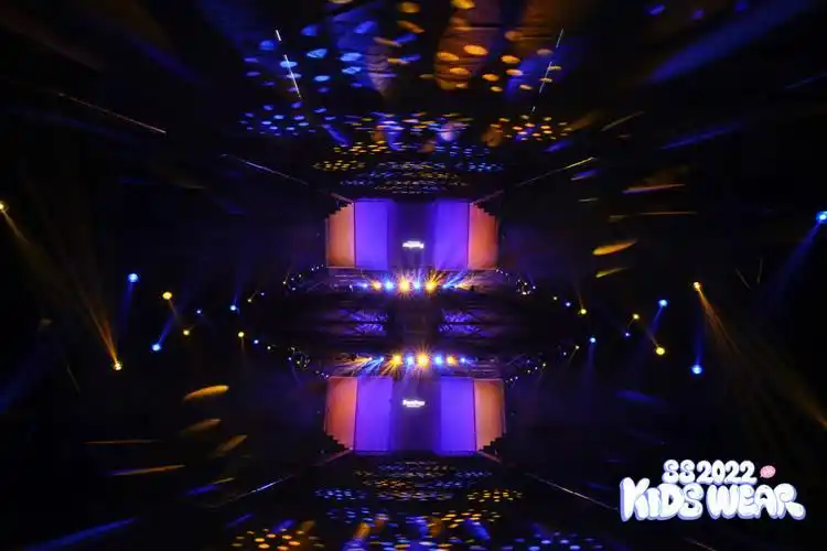 第一次上大型舞台小模特初成长