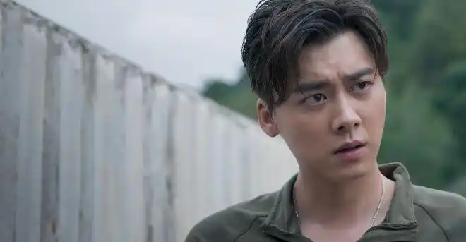 李易峰新剧开播仅6集就爆了豆瓣几乎无差评悬疑剧出黑马了