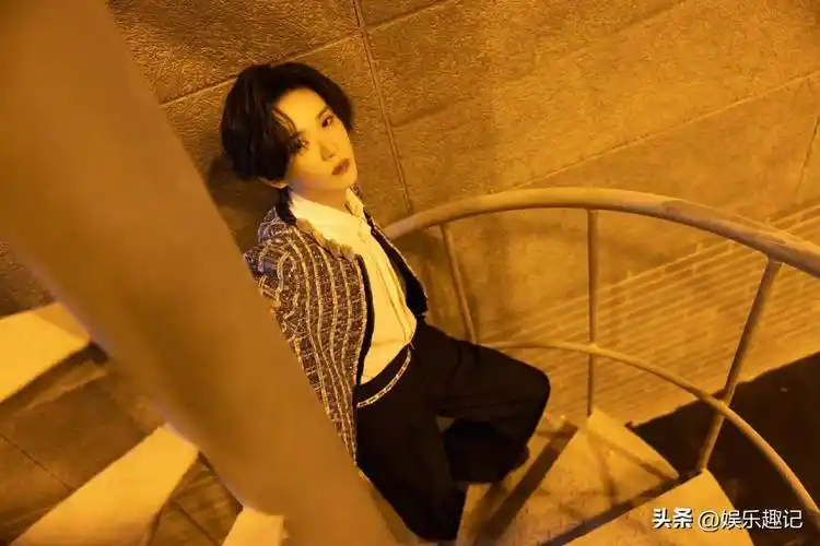 2023国剧盛典众星造型,关晓彤身穿纱裙性感迷人,秦岚简约大气!