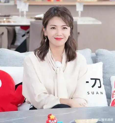 刘涛回应深夜"感到无力",否认老公王珂亏损12亿:我和家人很好