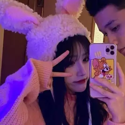 2020年最新情侣头像 一人一张图片 你依然是我最爱的人