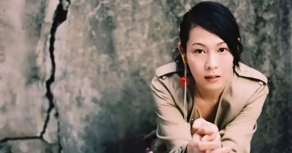 51岁刘若英和男友人合照,脱发明显露头皮,和老公分床睡9年?