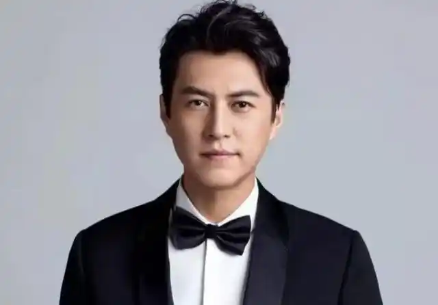 这全然体现在个人的品味和魅力指数上,特别是到了40,50岁之后的男人