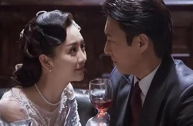 再看伪装者才明白16岁时汪曼春的屈辱一夜注定了她的结局