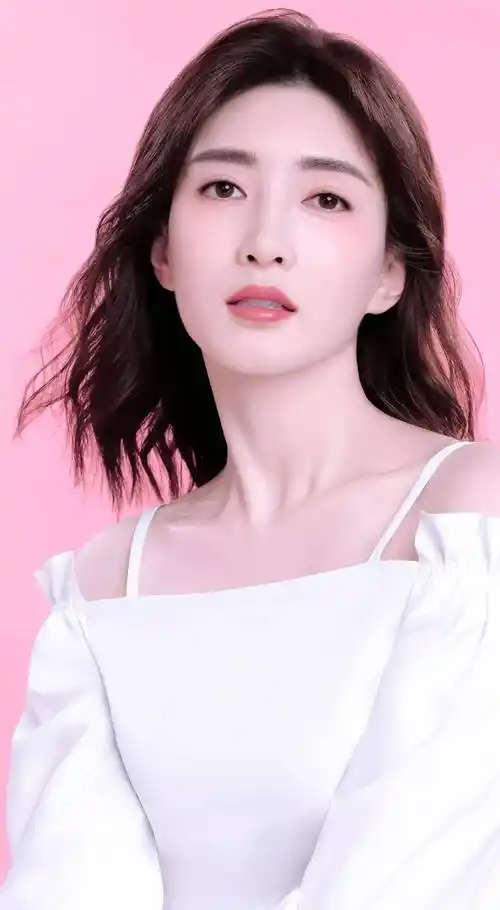 江疏影照片暴露事业线!皮肤白皙,美丽动人,大长腿性感到让人上瘾