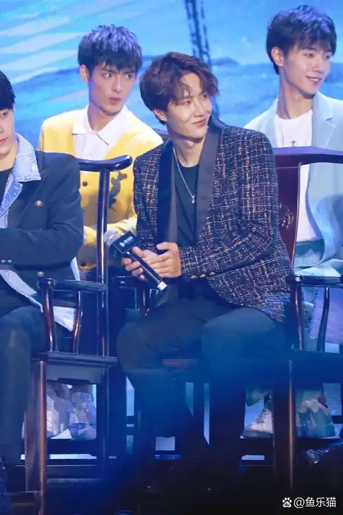 肖战王一博久违同框,网友直呼"爷青回"!