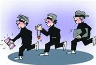 三个陌生蒙面人夜闯高中男寝抢劫