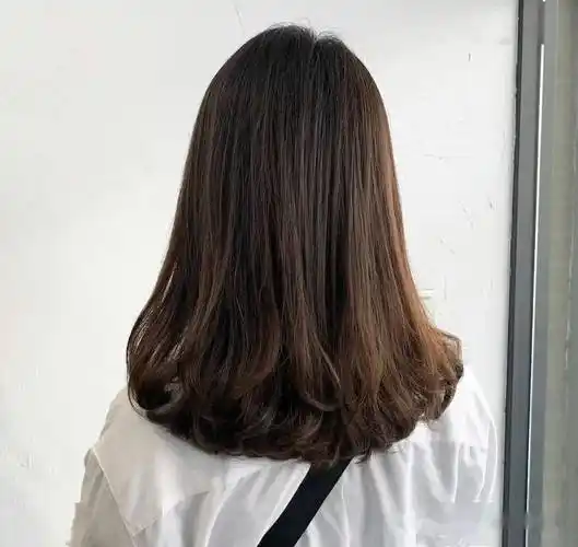 简约"发尾卷"很流行,大气时尚好打理_发型_头发_长发