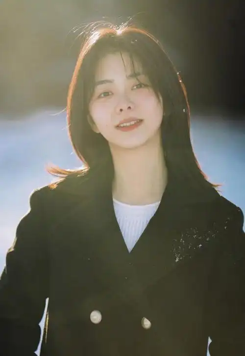 谭松韵的最新"锁骨发",也太好看了吧,显脸小又减龄!