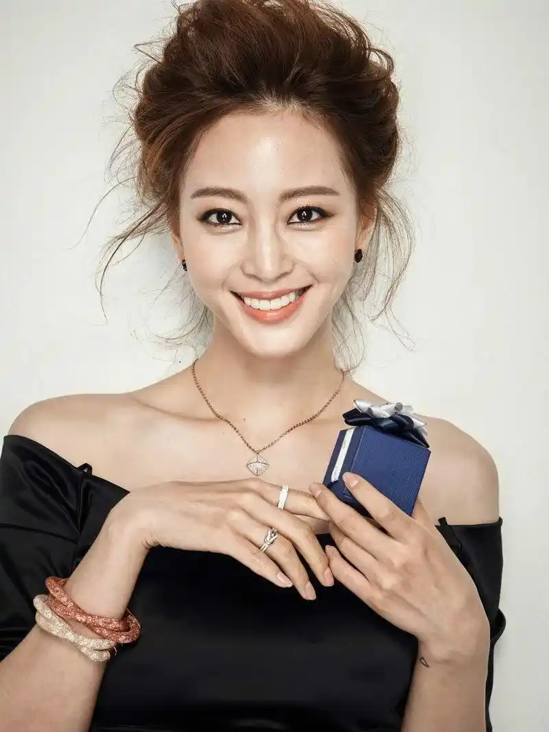 精美图集|韩艺瑟,五官精致的女艺人