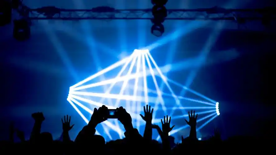 狂欢的音乐会人物高清图片 - 素材中国16素材网