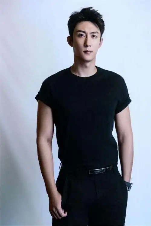 中国身高最高的9位男明星排行,这9位明星平均身高超过190cm