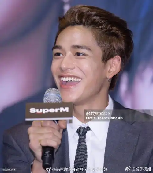 黄旭熙g社生图#黄旭熙solo出道曲出来了,来看看黄旭熙g社生图,lucas