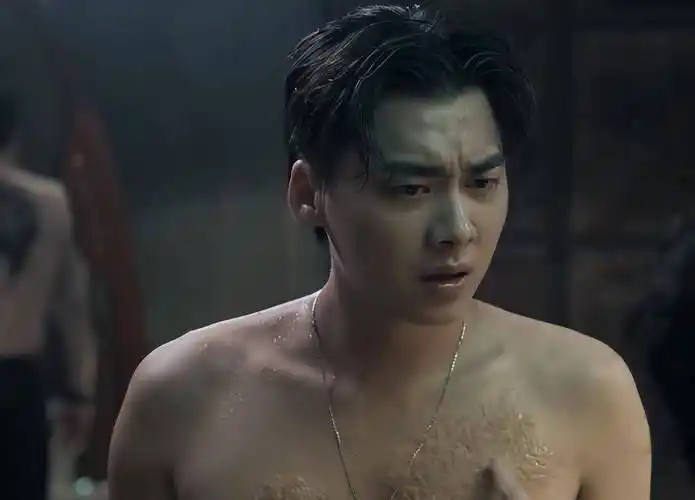 原创暗夜行者李易峰的脸冯德伦的皱纹打了多少滤镜男明星的脸