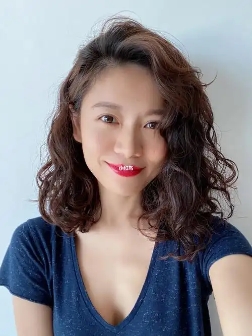 复古港风烫发可盐可甜