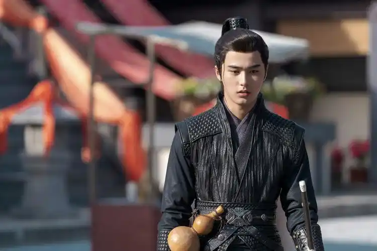 查看更多高清图片高冷少年组团冒险 武艺高超为五子保驾护航刘奕畅