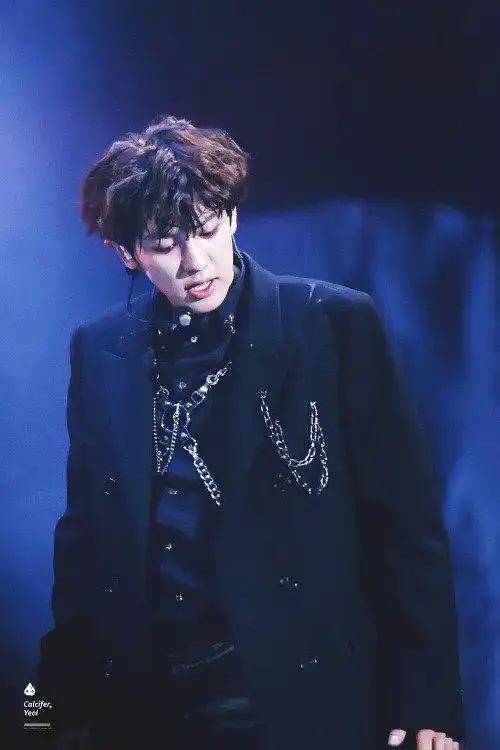 舞台上的朴灿烈太燃了!这样的男神你确定不爱?