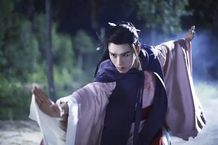 龚俊在《山河令》中饰演温客行_高清图集_新浪网