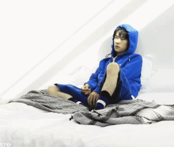 有的话,那就安静的看吧,这一次,他依然摄人心魄,不易烊千玺的wink动图