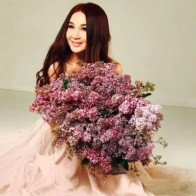 温碧霞最新头像52岁温碧霞曝光薄纱裙写真图片