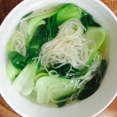 小绫仙儿做的小白菜苗清汤面