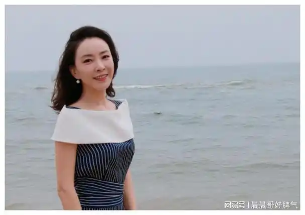 她是张嘉益前妻戏中疯狂追求孙红雷戏外嫁圈外富豪