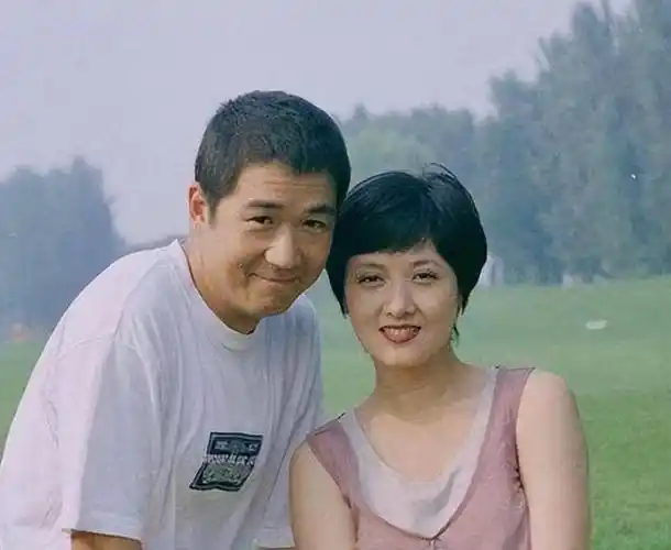 回顾张国立愧对前妻罗秀春余生不会辜负离异的邓婕