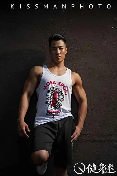 中国鲜肉肌肉男模墨立方肌肉男模写真