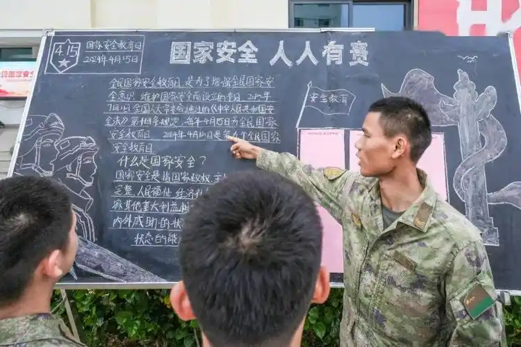 安全和发展利益的神圣使命和重大责任进一步激发青年官兵的爱国热情和