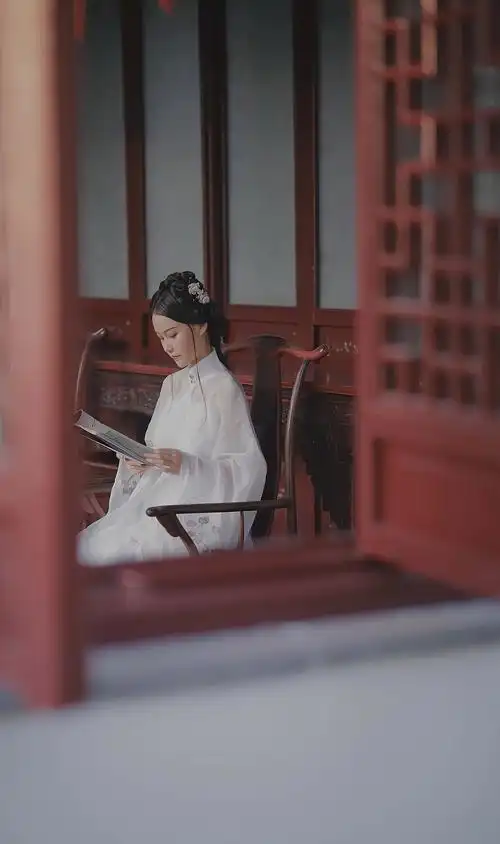 独倚西楼中国风古风汉服摄影