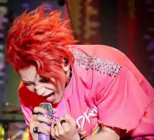 原创小鬼音乐节抽搐表演引起讨论工作室回应后网友评论很暖心