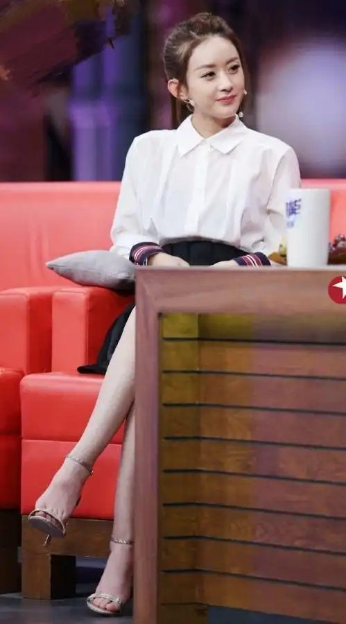 有种小脚叫女星鞋码赵丽颖34王子文33而她就厉害了