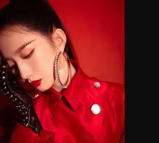 继拍策划黑脸之后孟美岐代言酸奶看表情就知道这次更好喝