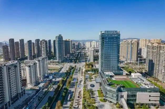 很显然,瑞安城市中心焕新的希望,落在了滨海新区的肩膀上.