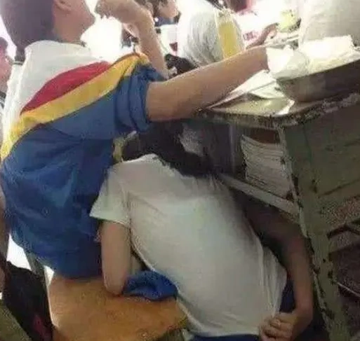 初中时期最好别惹3类同学班长不算啥第2在班里横行霸道