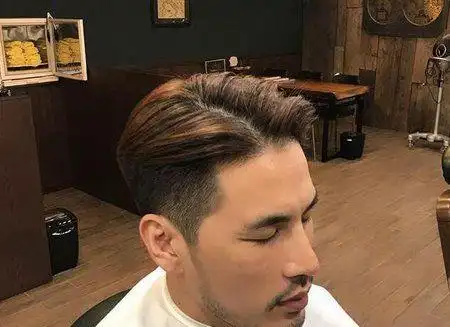 男生平凡不服庸就选偏分发型男士成熟有魅力的偏分头发型