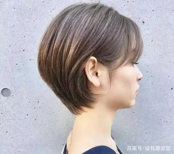 发量多的女生除了波波头,还可以选择这几款时尚好打理的发型