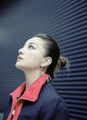 > 赵薇时尚干练街拍图片(6/13)