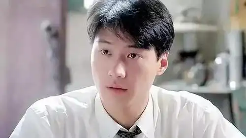 看这些照片就知道黎明年轻巅峰颜值有多帅